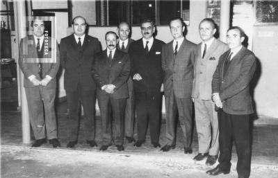 En Villa Ramallo, Muestra Medallística y Numismática. H. Ríos, Migliarini, Díaz, Chervo, Gil Morales, Director del Colegio, F. Ríos