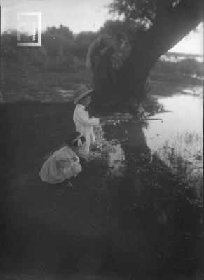 Carlitos Bustos pescando y Margarita