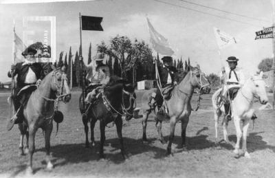 Agrupación Tradicionalista //La Tacuara//. Jinetes Abanderados