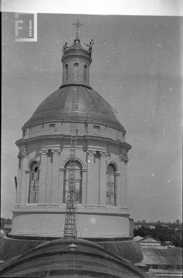 Cúpula Catedral con hombres