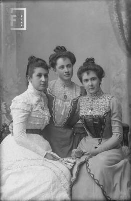 Tres mujeres