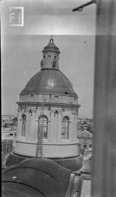 Cúpula Catedral con hombres