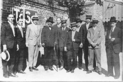 Grupo Partido Socialista en la estación de ferrocarril