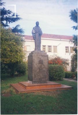 Monumento al Presbítero Dr. Antonio Sáenz