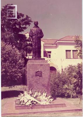 Monumento al Presbítero Dr. Antonio Sáenz