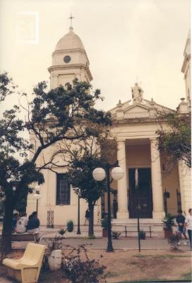 Catedral de San Nicolás desde Plaza Mitre