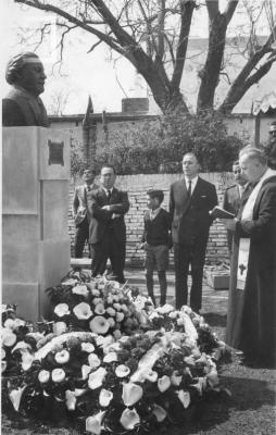 Inauguración Plazoleta Aguiar. Intendente Raúl Alonso, Padre Francisco Jakop