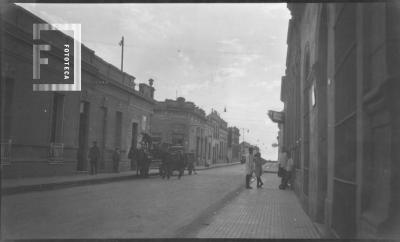 Calle Nacion esquina Alem (se ve cartel oval //Diario El Norte//, que estaba en Nación 78, edificio de la Masonería)
