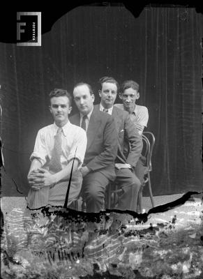 César C. Bustos, ?, Carlos N. y Oscar //Cacho// Bustos