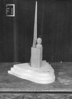 Maqueta monumento a Andrés del Pozo